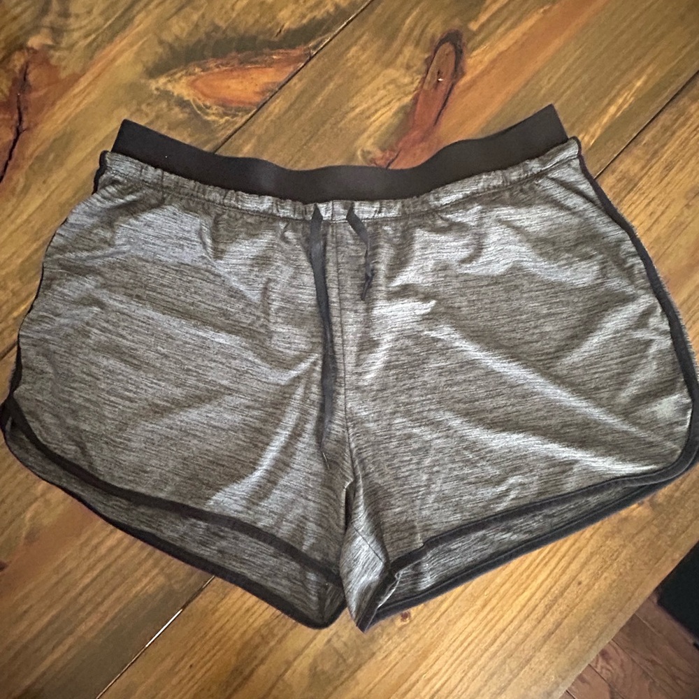 ✨Tek Gear Women's Athletic Shorts in Gray